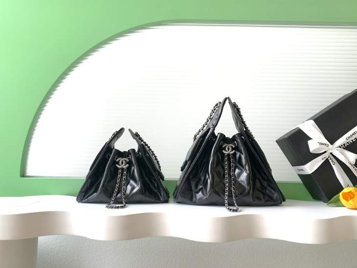 Picture of Chanel Handbags _SKUfw239872359fw